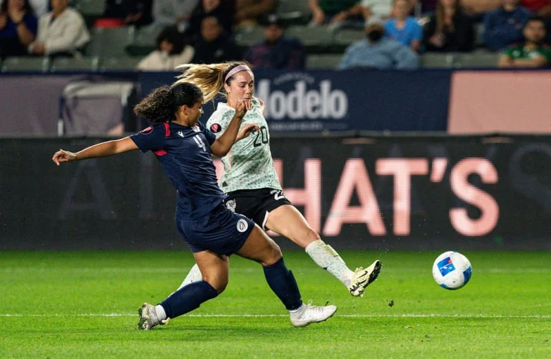 Giovanna Dionicio (4) in action against Mexico at the Concacaf Gold Cup in 2024.